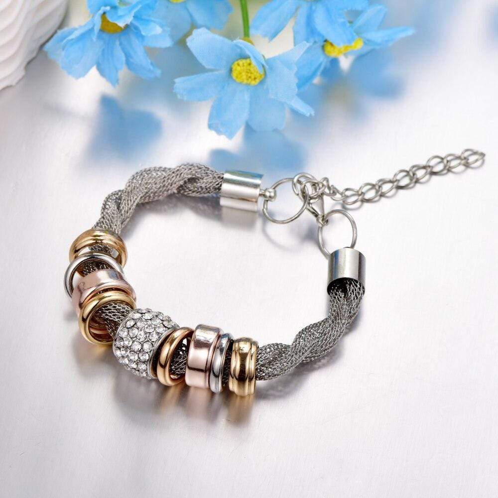 Intertwined fashion bracelet