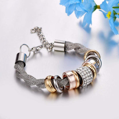 Intertwined fashion bracelet